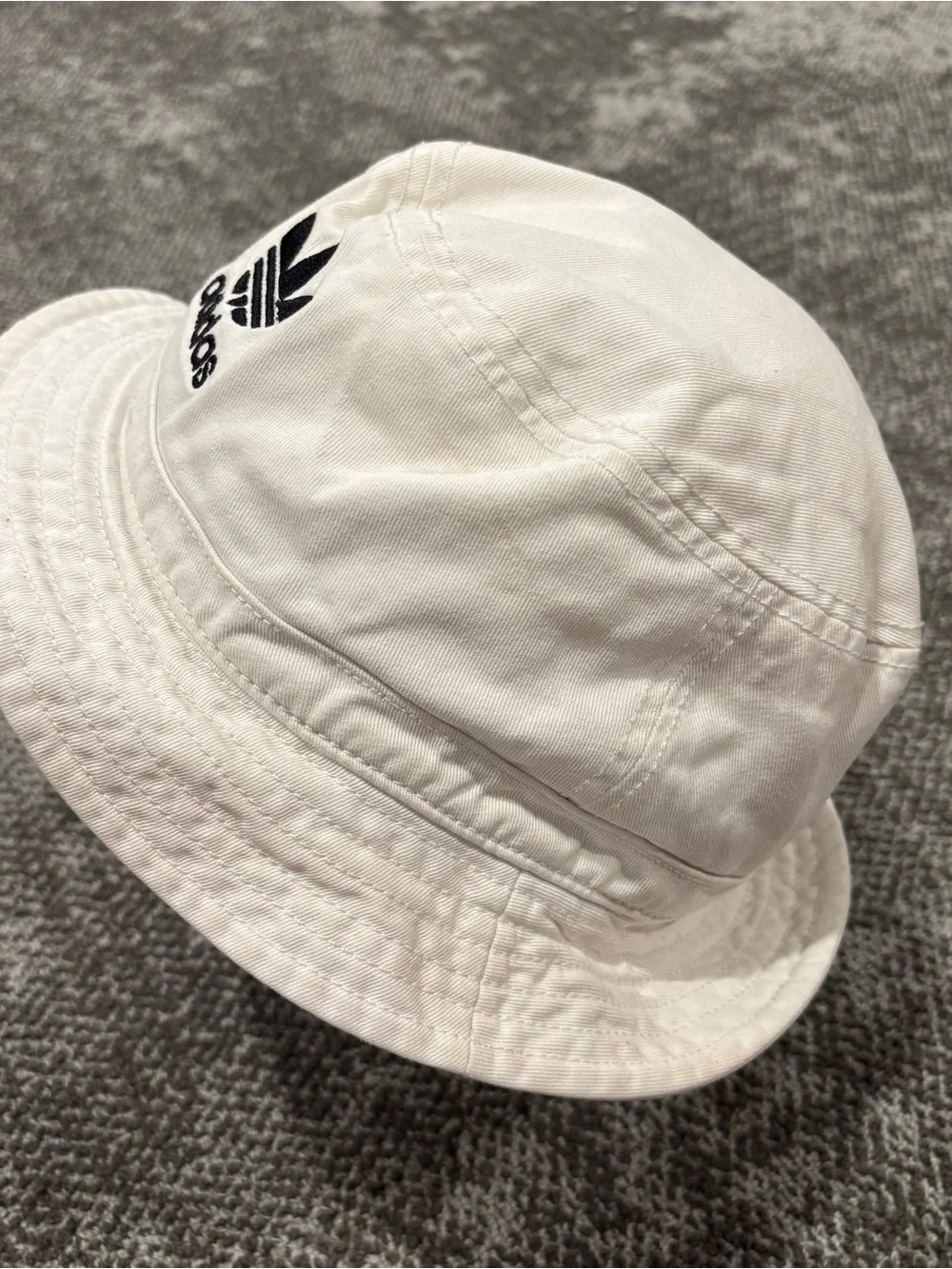 Adidas Classic Logo White Bucket Hat OSFM